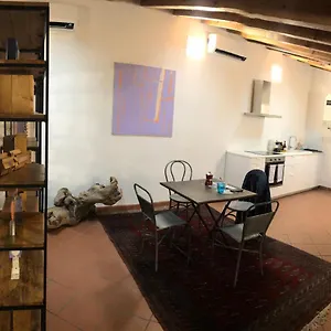 κάντε κράτηση εδώ